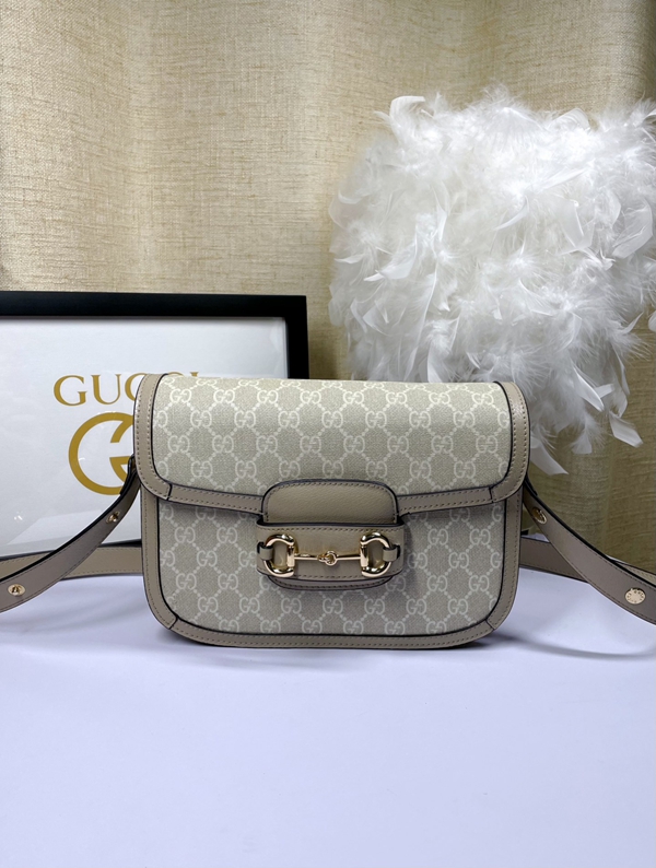 激安グッチバッグコピー正面デザイン